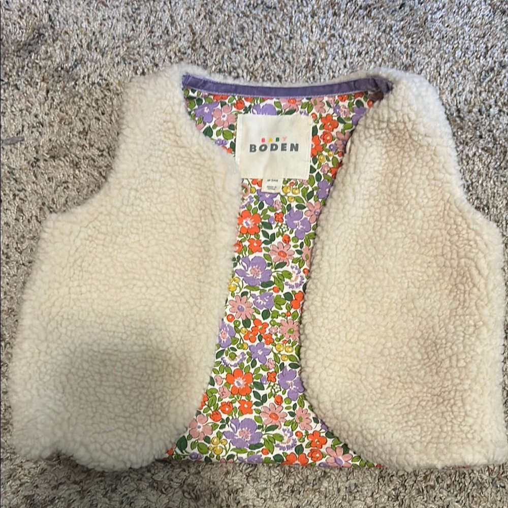 Boden Cream Sherpa Vest with Colorful Floral Lining